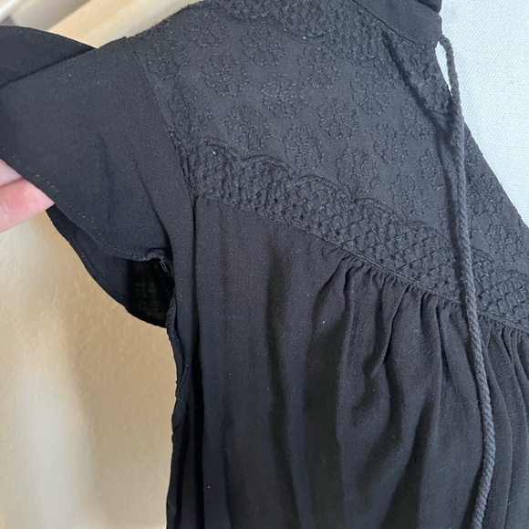 Torrid Rayon Slub Crochet Detail Tie-Front Top - Picture 5 of 8